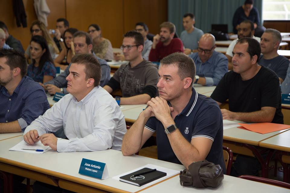 faus_olmos_características_equipos_alto_rendimiento_master_empresa_ua