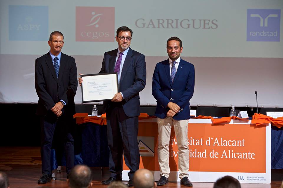 clausura 2018 master direccion y gestion de empresas recursos humanos y programa superior de gestion universidad de alicante premio empresa universidad