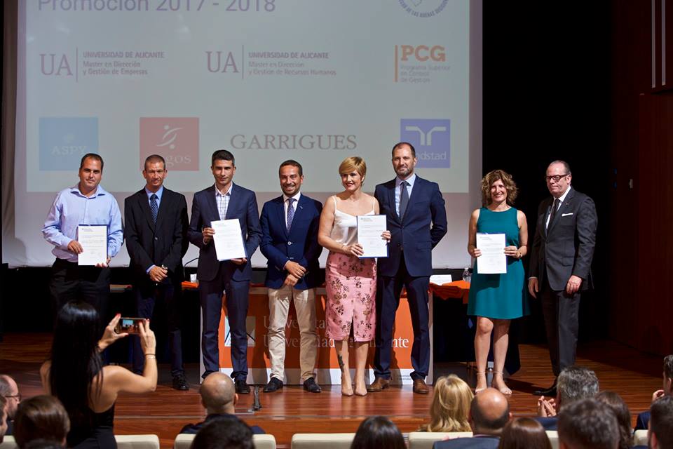 clausura 2018 master direccion y gestion de empresas recursos humanos y programa superior de gestion universidad de alicante premio mde 3