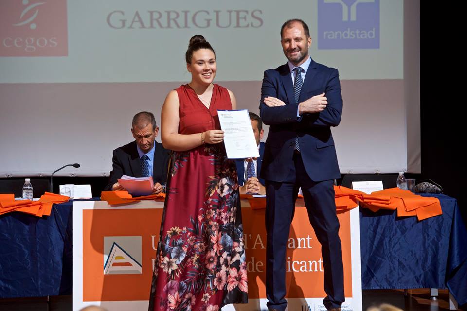 clausura 2018 master direccion y gestion de empresas recursos humanos y programa superior de gestion universidad de alicante premio rrhh 2