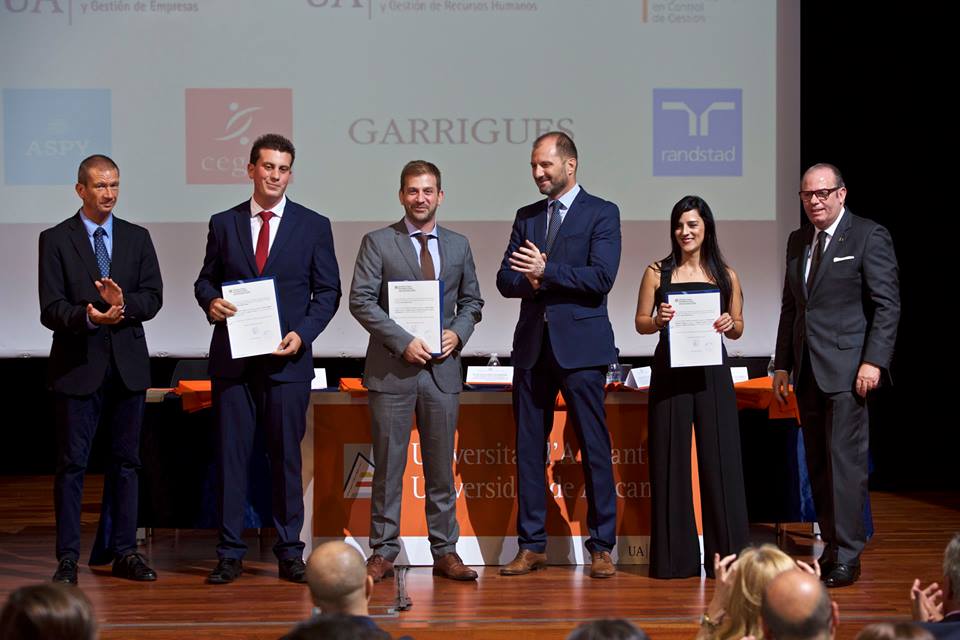 clausura 2018 master direccion y gestion de empresas recursos humanos y programa superior de gestion universidad de alicante premio mde 2