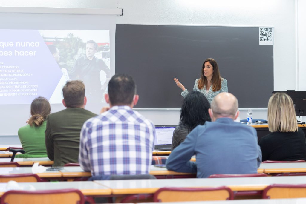 Comunicación de crisis: cómo gestionarla y características del mensaje. Entrenamiento de portavoces. Comunicación Corporativa. Gestión de Crisis de Reputación