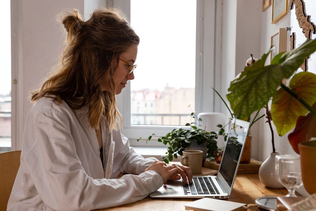 RRHH, Recursos Humanos, Gestión de Personas, EX, CX, Employee Experience, Candidate Experience, Experiencia de Empleado, Experiencia de Candidato, Reclutamiento, Atracción de Talento, Inbound Recruiting, Teletrabajo, Trabajo remoto, Trabajo Híbrido, Competencias, Habilidades, Upskilling, Reskilling, Employer Branding, Salario Emocional